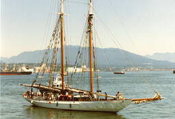 Adventuress in harbour [graphic materials]