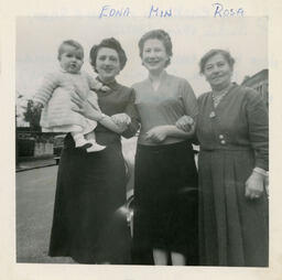 Andrea Mair, Edna Mair, Min Greene, and Rosa Balkind