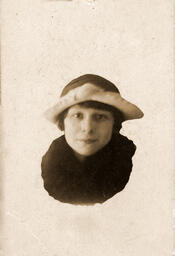 Gertrude Hood (Woolf) as a young adult