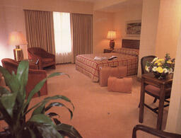 Mayflower Park Hotel guest room